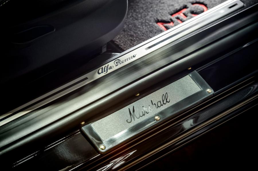 Детали интерьера Alfa Romeo MiTo by Marshall Concept (955) 2014 года  (UK) (фото 7 из 9)